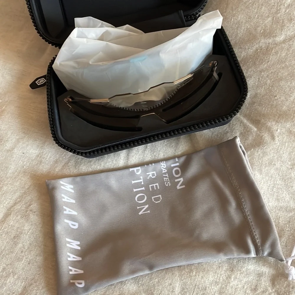 BNIB MAAP x 100% Hypercraft - Silver Cycling Glasses - Picture 11 of 16